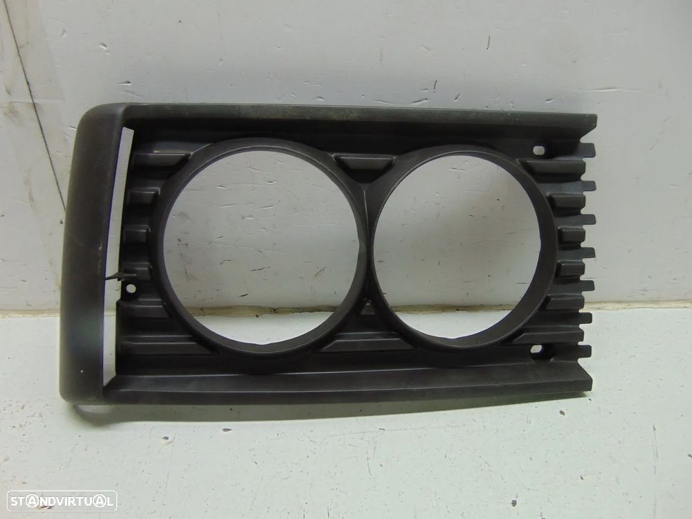 Mitsubishi Canter aro faróis - 1