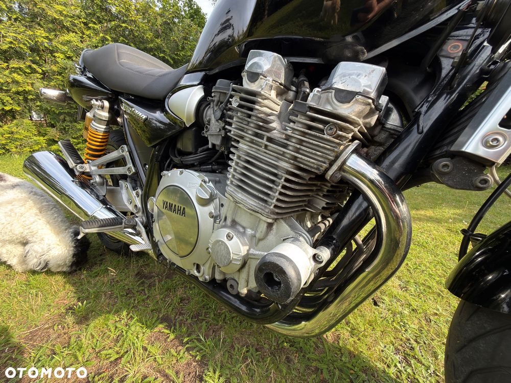 Yamaha XJR - 10