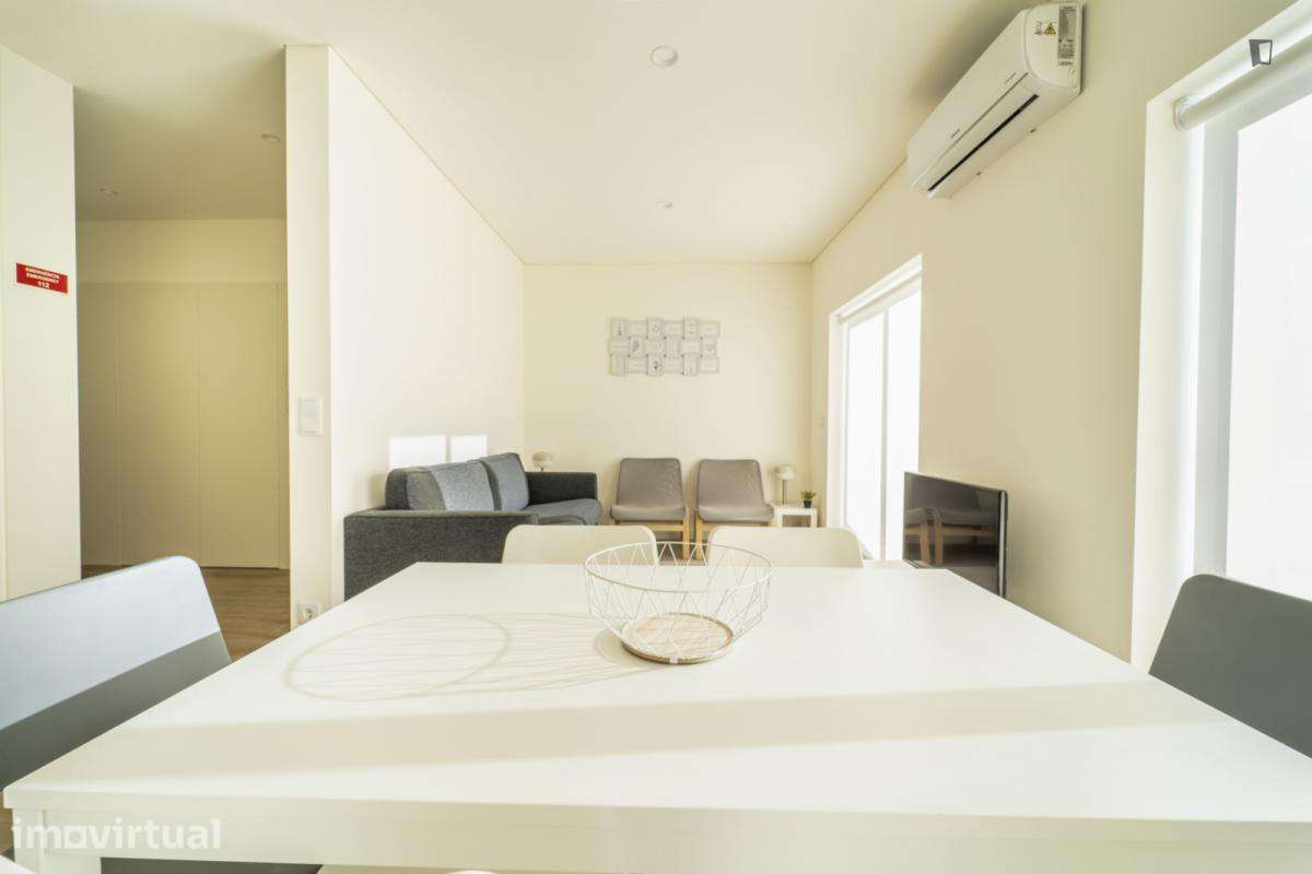 Quarto - localizado em Sé de Braga e São Lázaro Braga - Grande imagem: 2/25
