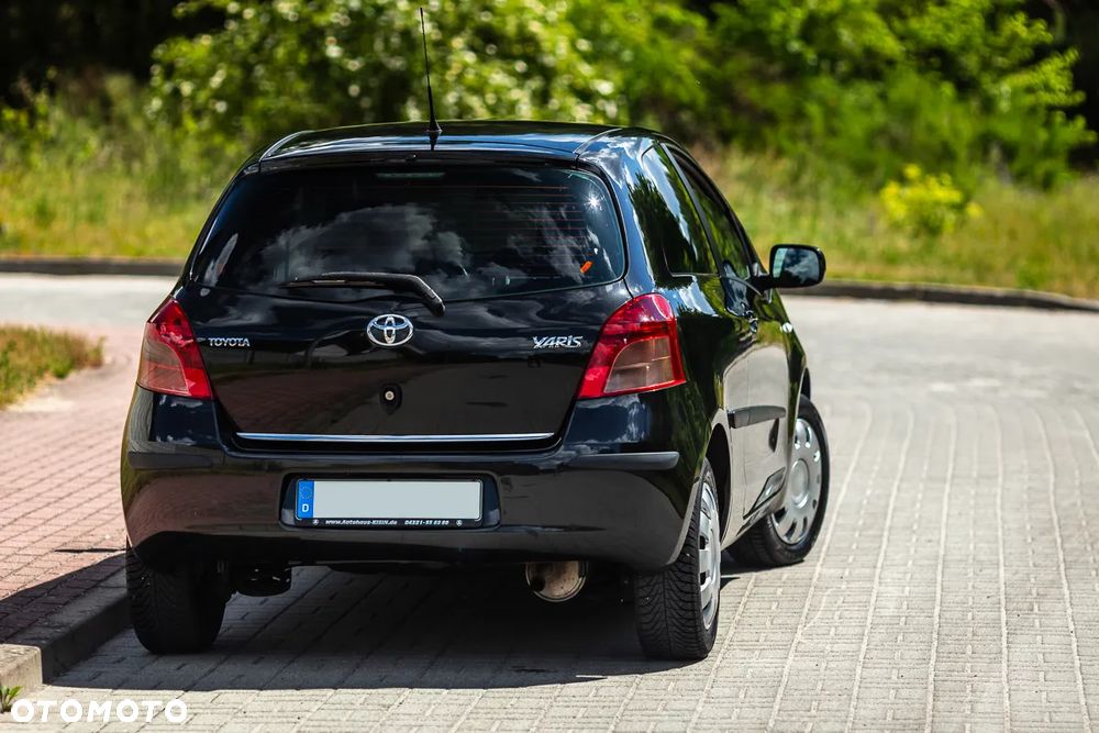 Toyota Yaris 1.0 VVT-i - 6