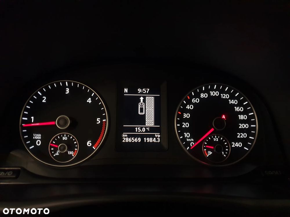 Volkswagen Touran 2.0 TDI DPF Highline - 38