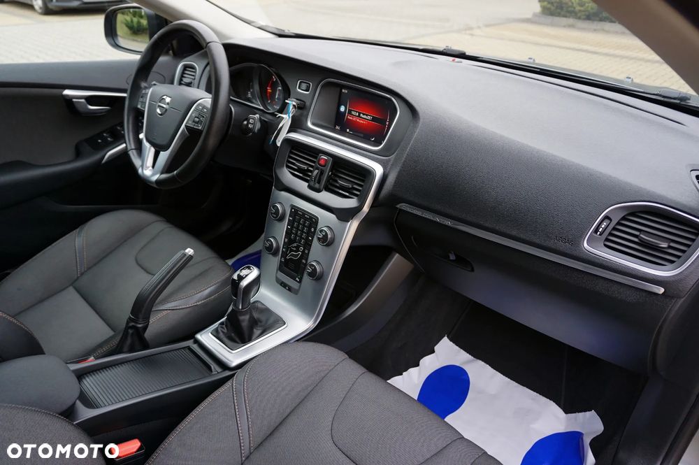 Volvo V40 Cross Country D2 Momentum - 23