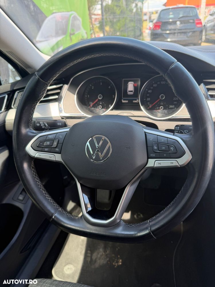 Volkswagen Passat 2.0 TDI SCR DSG Comfortline - 11