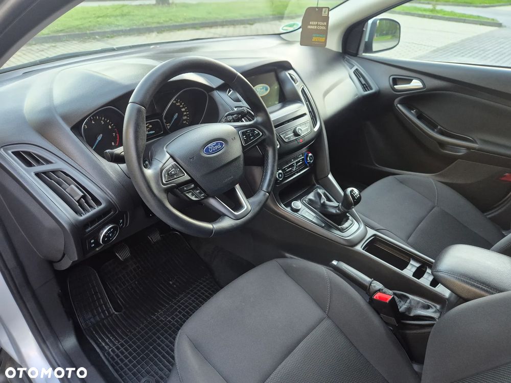 Ford Focus 1.0 EcoBoost Trend Edition Business - 26