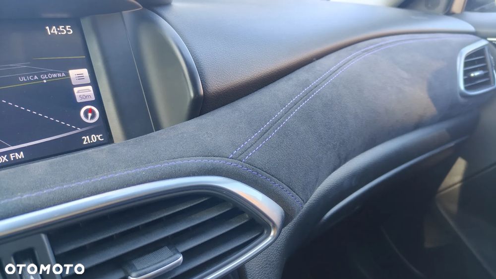 Infiniti Q30 1.5d DCT Premium City Black - 30