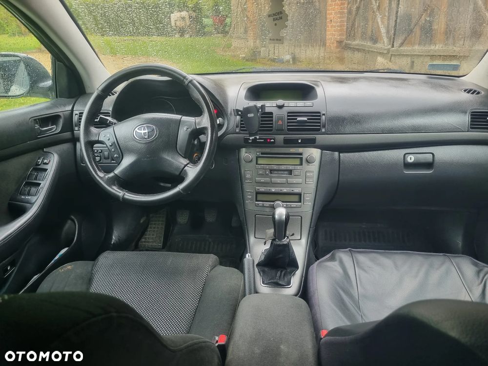Toyota Avensis 2.0 D-4D Sol - 8