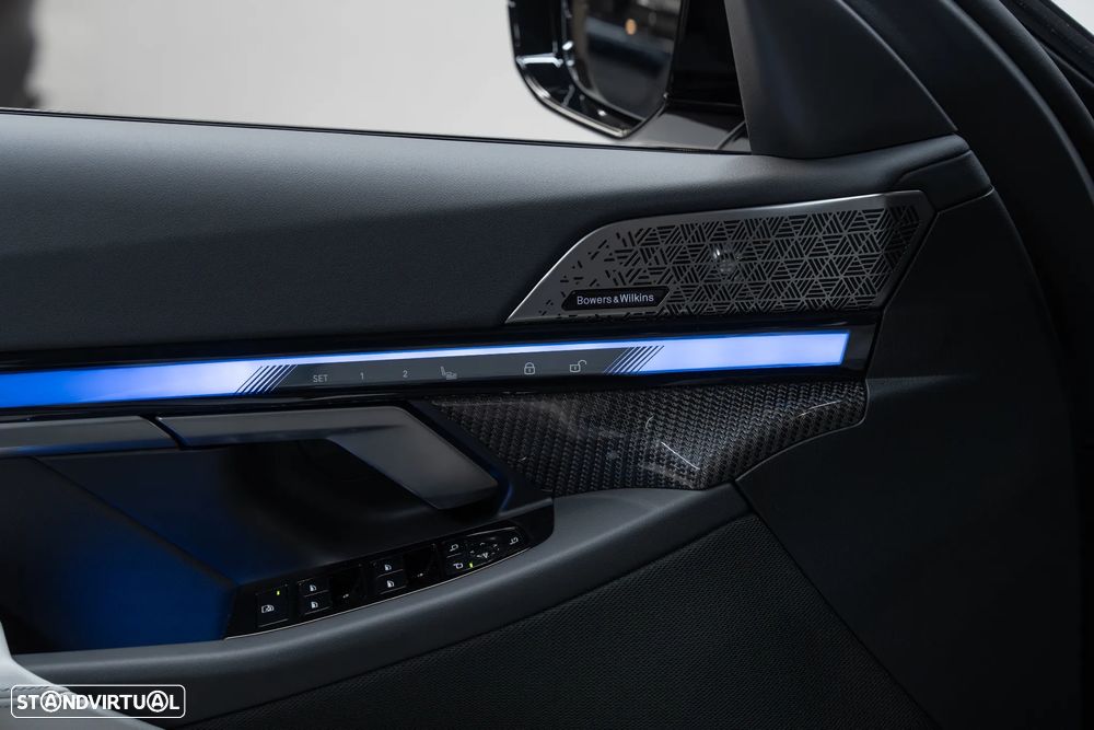 BMW M5 Touring xDrive - 26