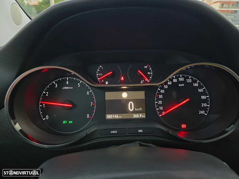 Opel Crossland X 1.2 T Innovation - 26