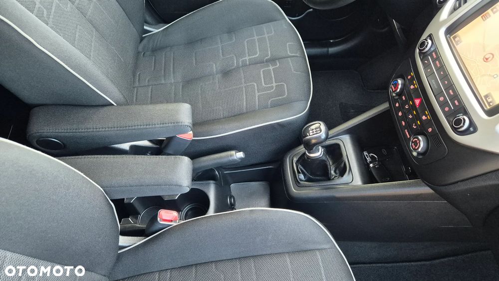 Kia Venga - 26