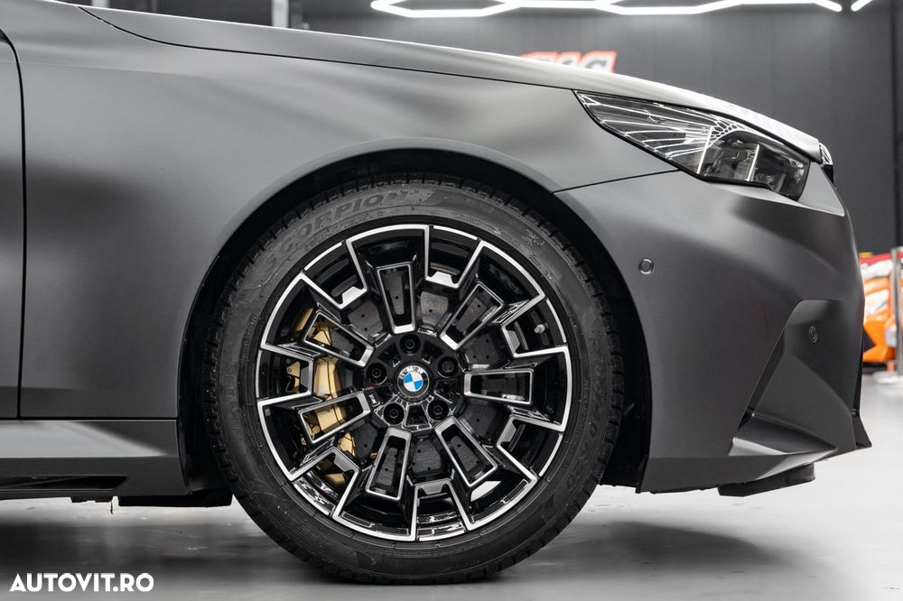 BMW M5 xDrive - 9