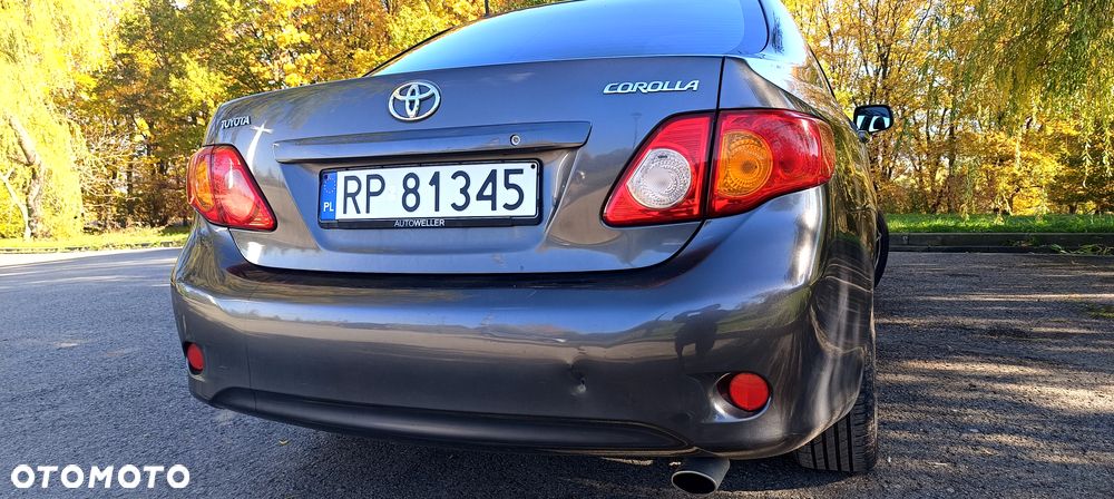 Toyota Corolla - 10