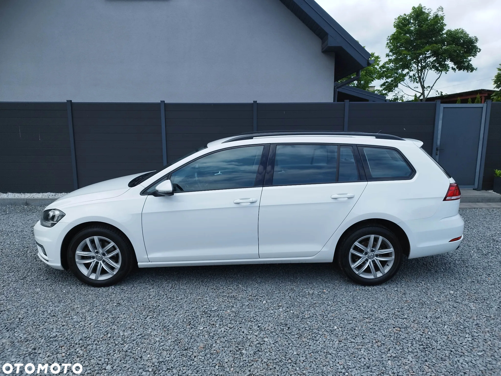 Volkswagen Golf 2.0 BlueTDI Comfortline - 4