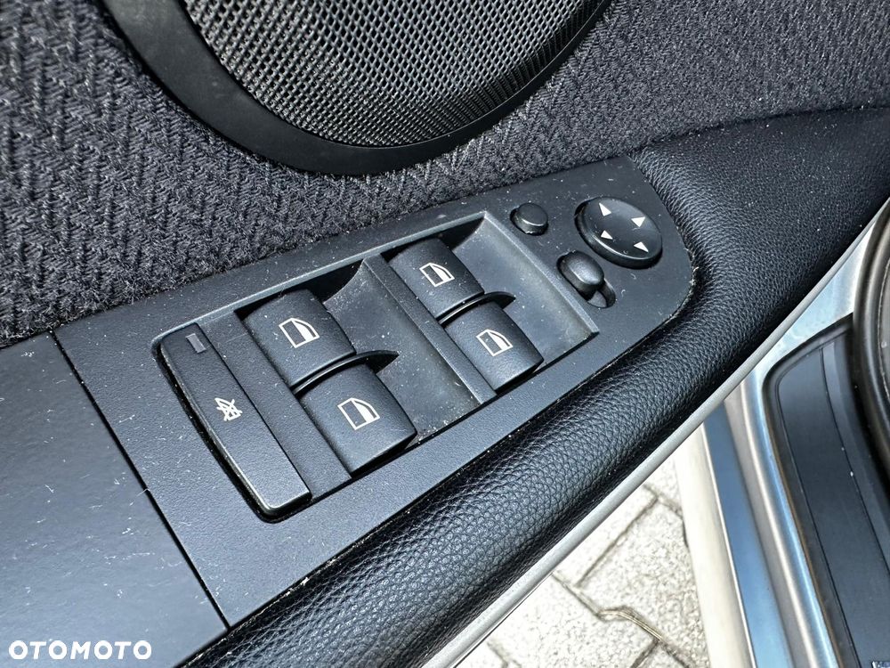 BMW Seria 3 320i Edition Exclusive - 17