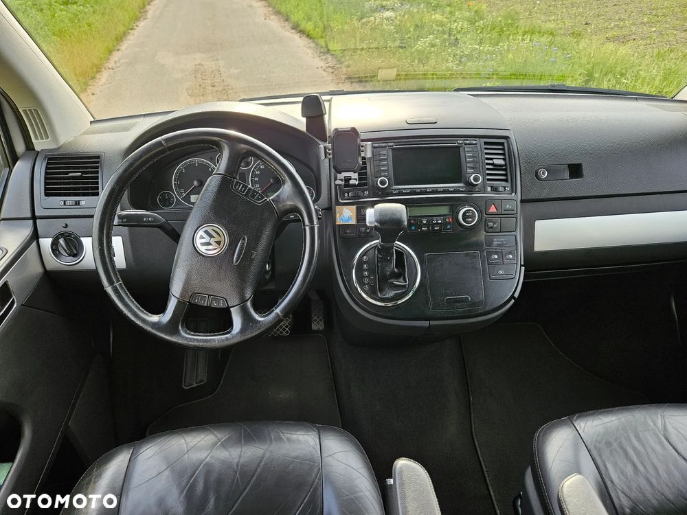Volkswagen Multivan - 16