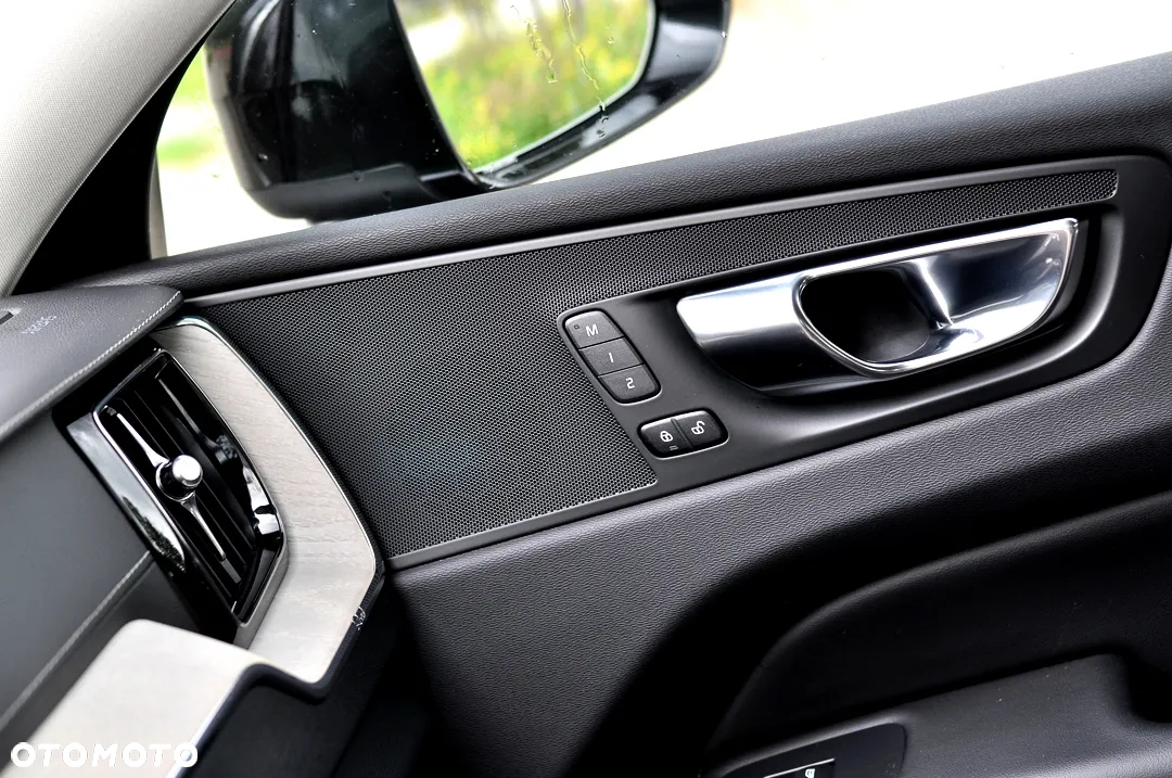 Volvo XC 60 B4 D AWD Inscription - 21