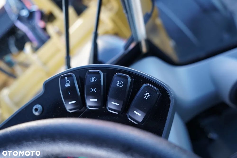 Caterpillar 906M / ŁADOWARKA KOŁOWA / 2020 ROK / ŁYŻKA SZCZĘKOWA / - 31