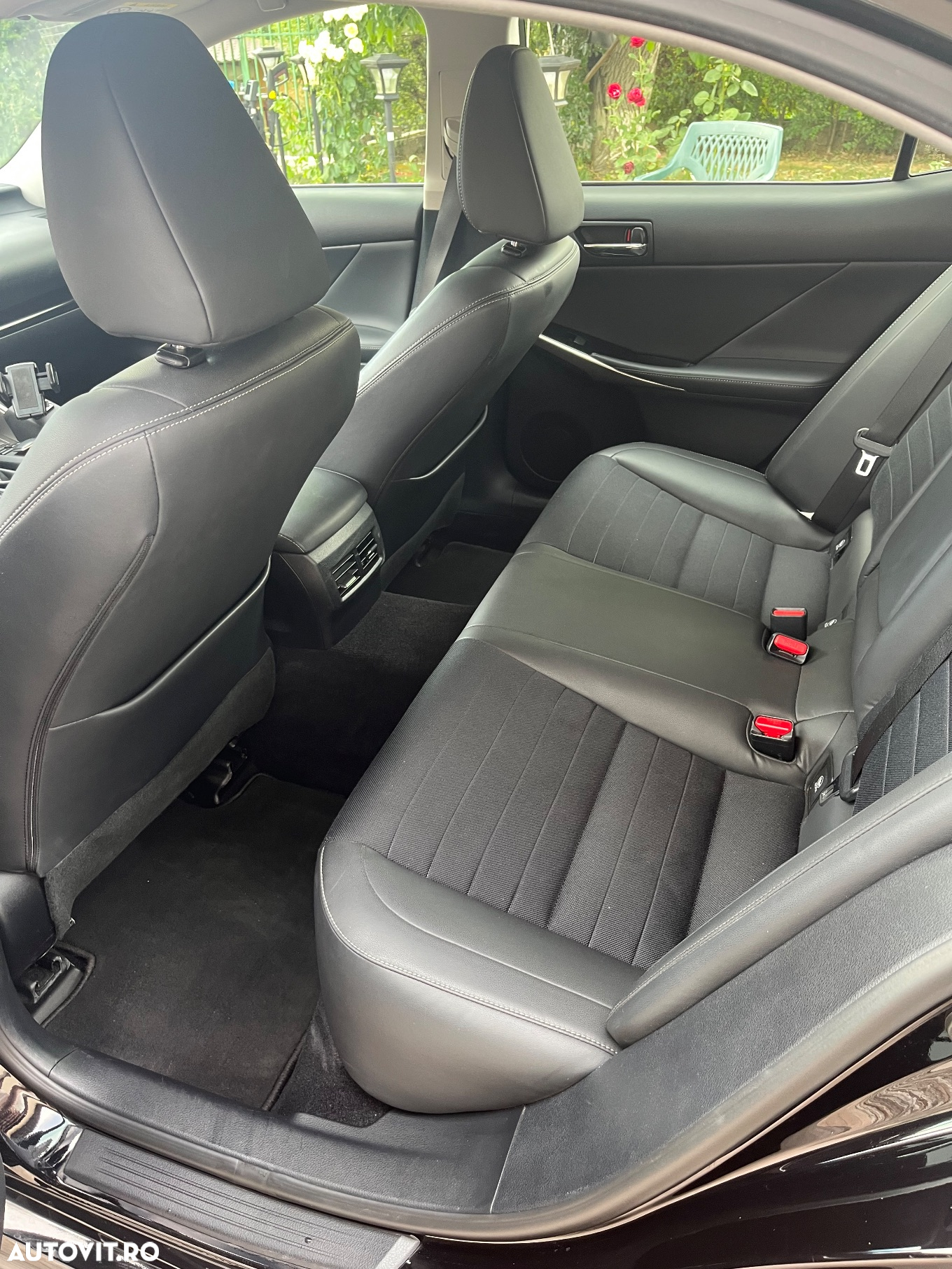Lexus Seria IS 300h - 7