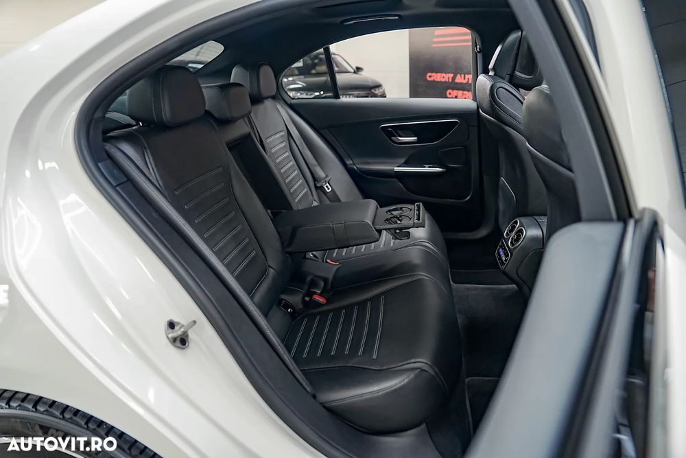 Mercedes-Benz C - 10