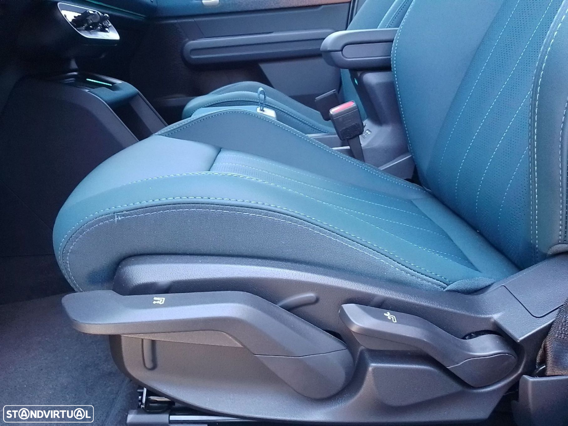 MINI Countryman E Favoured M - 10
