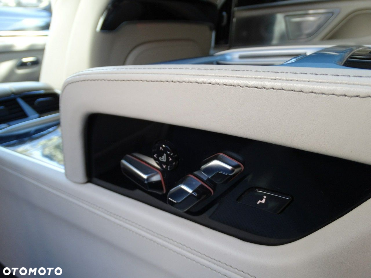BMW Seria 7 750Li xDrive - 20