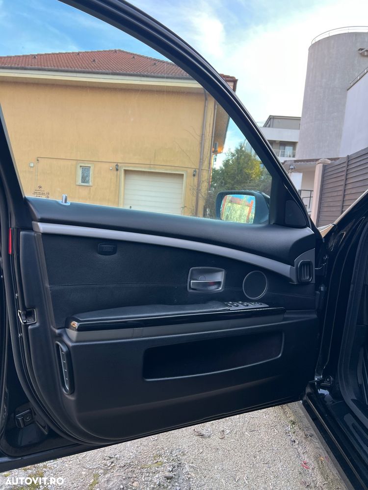 BMW Seria 7 740i A - 33