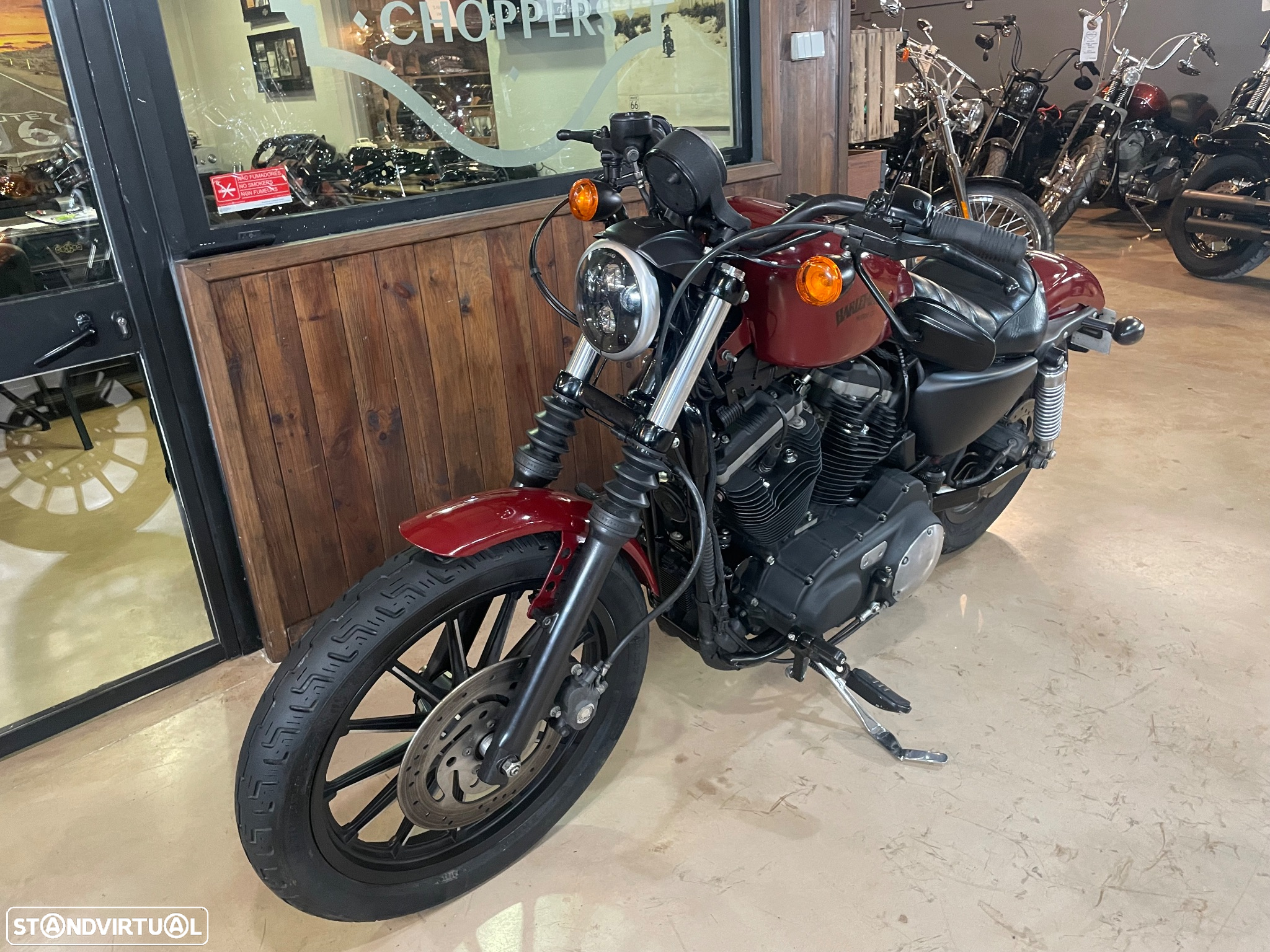 Harley-Davidson 883 Iron - 3