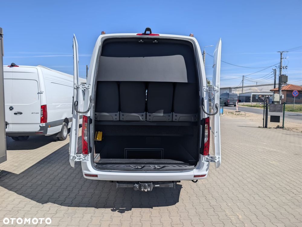 Mercedes-Benz Sprinter 517 - 9