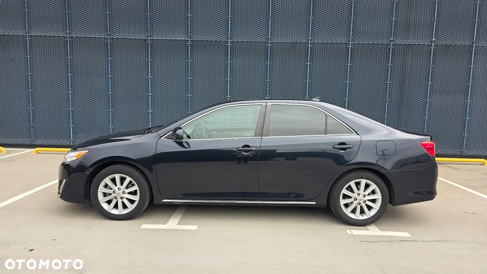 Toyota Camry - 3