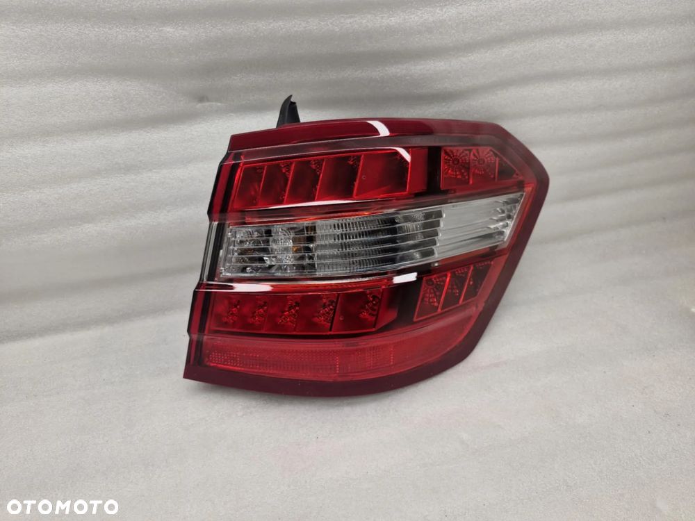 MERCEDES E-KLASA W212 KOMBI LAMPA PRAWA TYŁ KOMPLET A2128203864/A2128201064 - 8