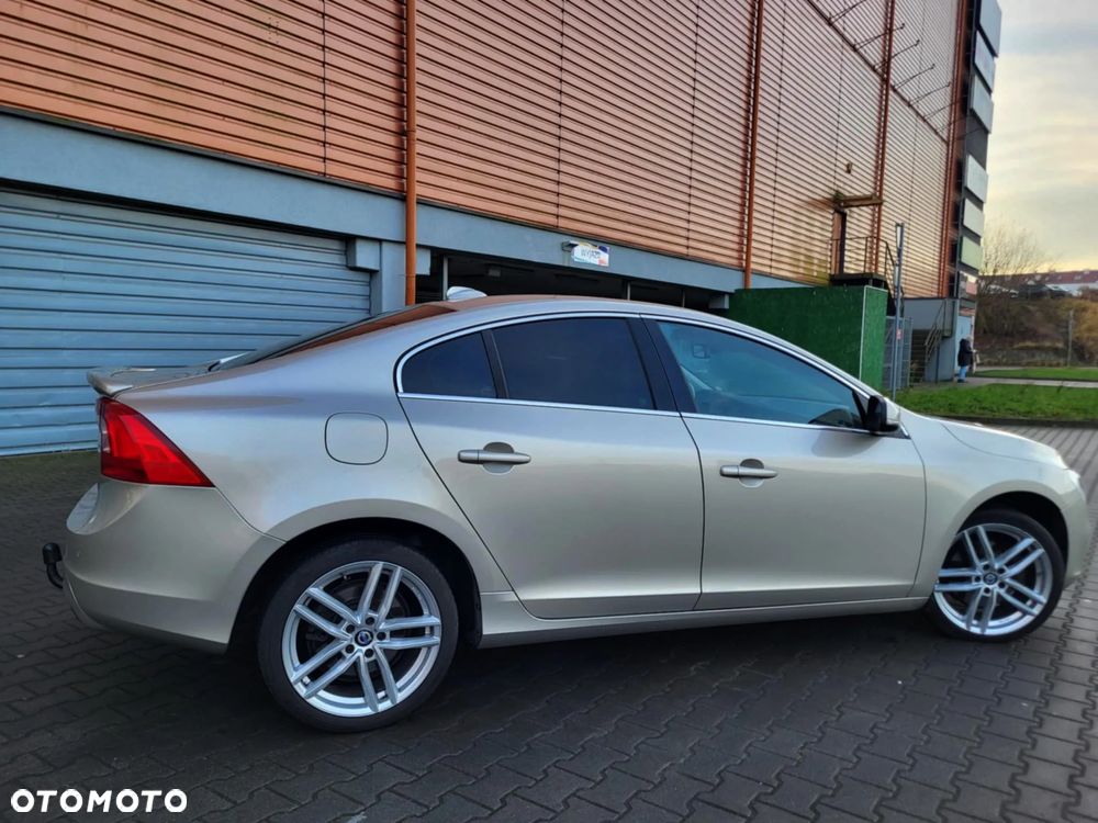Volvo S60 D3 Momentum - 17
