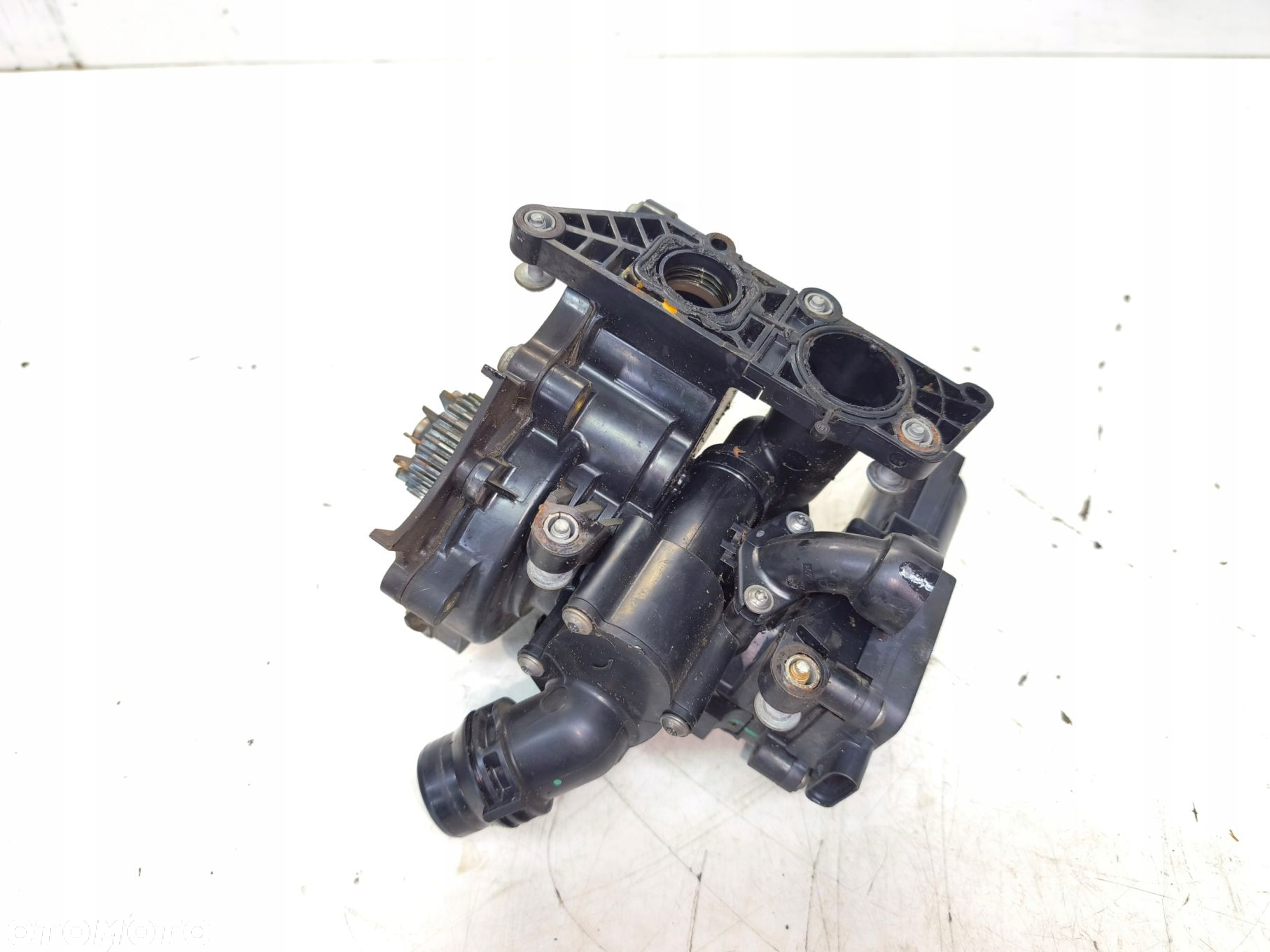 POMPA WODY ZAWÓR + TERMOSTAT AUDI A4 B8 A5 8T LIFT 1.8 TFSI 06L121111H - 5