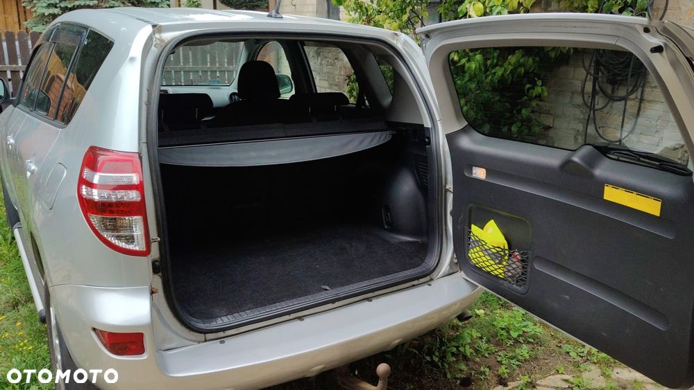 Toyota RAV4 2.0 VVT-i Sol - 11