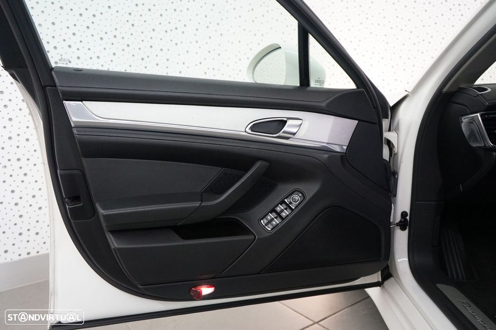 Porsche Panamera Platinum Edition - 16