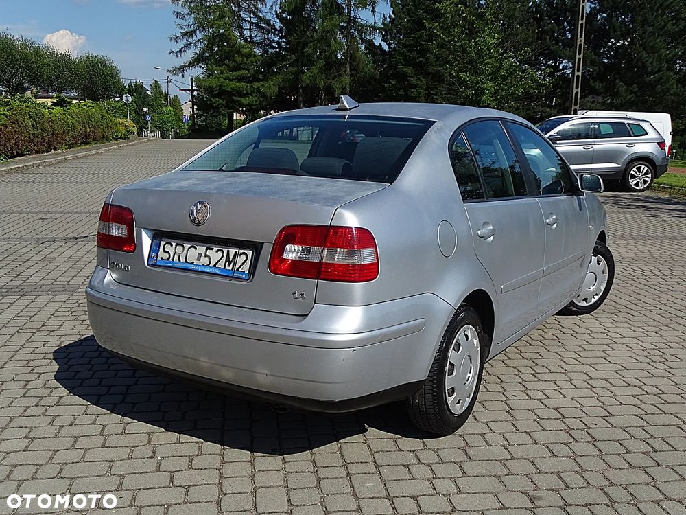 Volkswagen Polo 1.4 16V Comfortline - 4