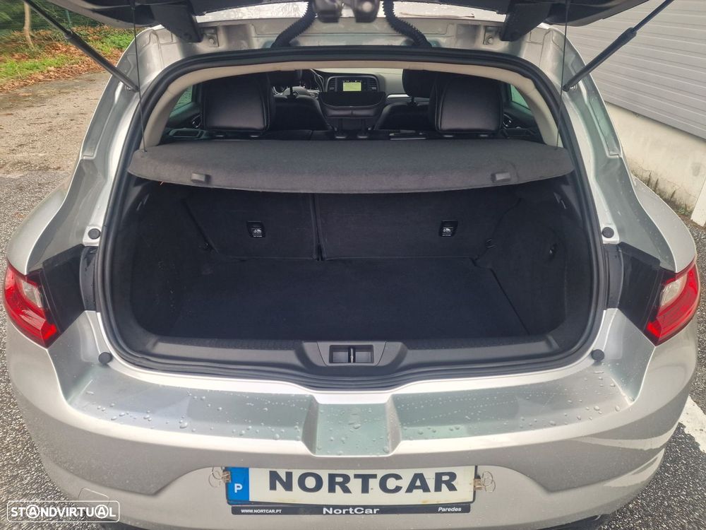 Renault Mégane 1.5 Blue dCi Intens - 12