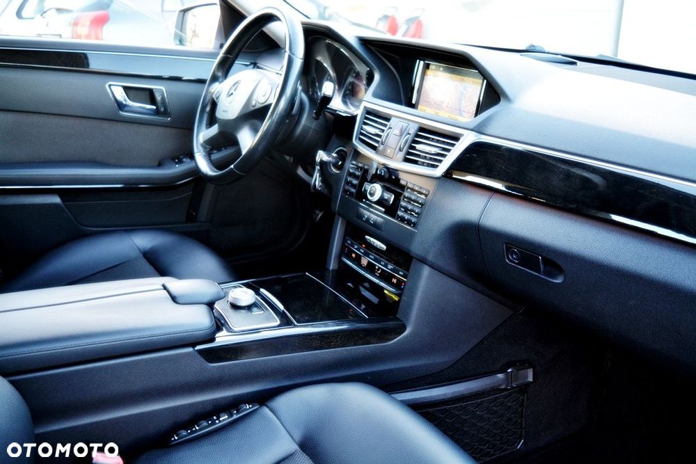 Mercedes-Benz Klasa E 350 CDI DPF 4Matic BlueEFFICIENCY 7G-TRONIC Avantgarde - 13