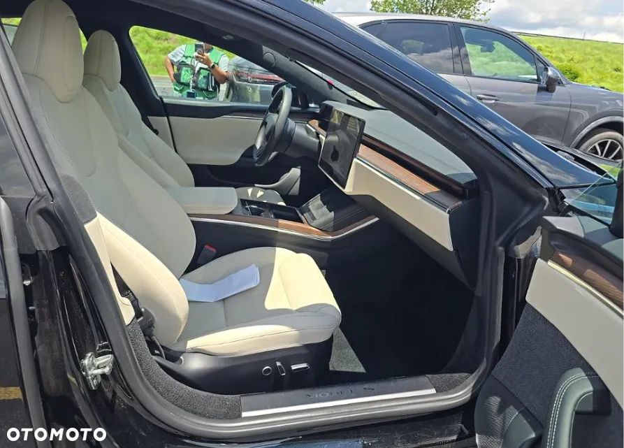 Tesla Model S AWD - 9
