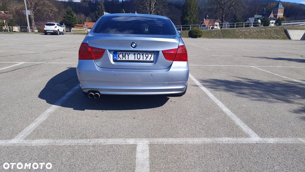 BMW Seria 3 325i - 4