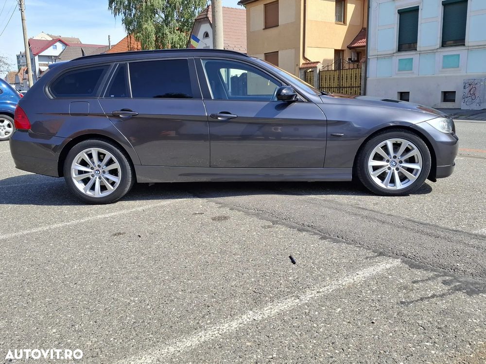 BMW Seria 3 318d DPF Touring - 10