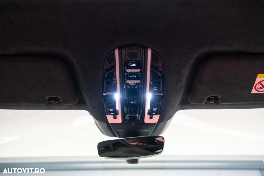 Porsche Panamera 4 - 32