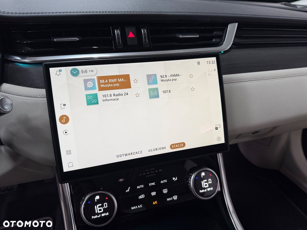 Jaguar XF 2.0 D200 mHEV AWD R-Dynamic SE - 35
