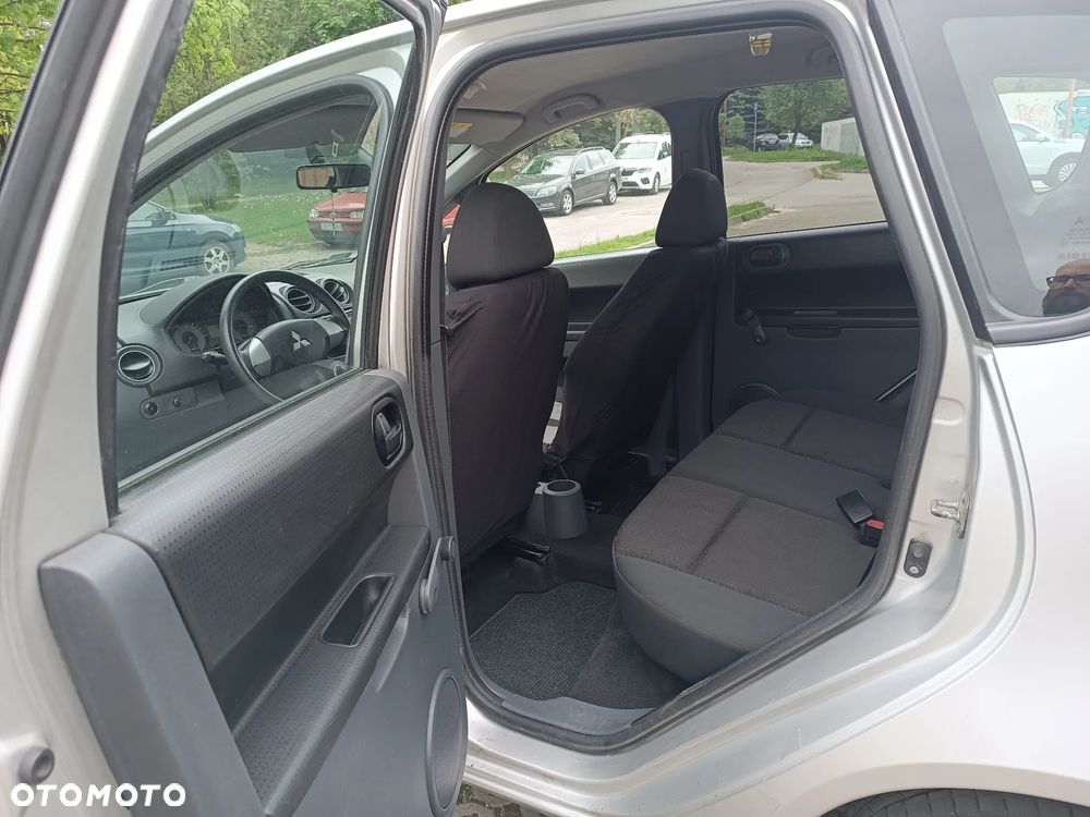 Mitsubishi Colt 1.3 Inform - 12