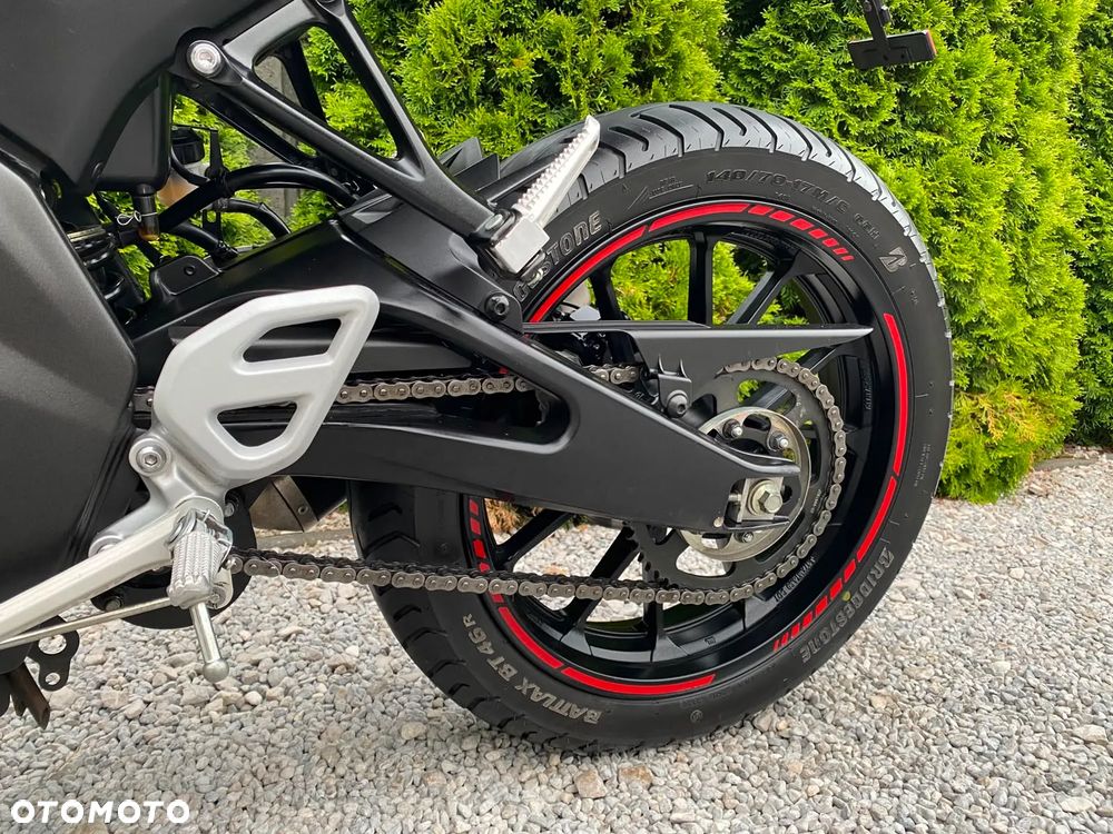 Yamaha MT - 28