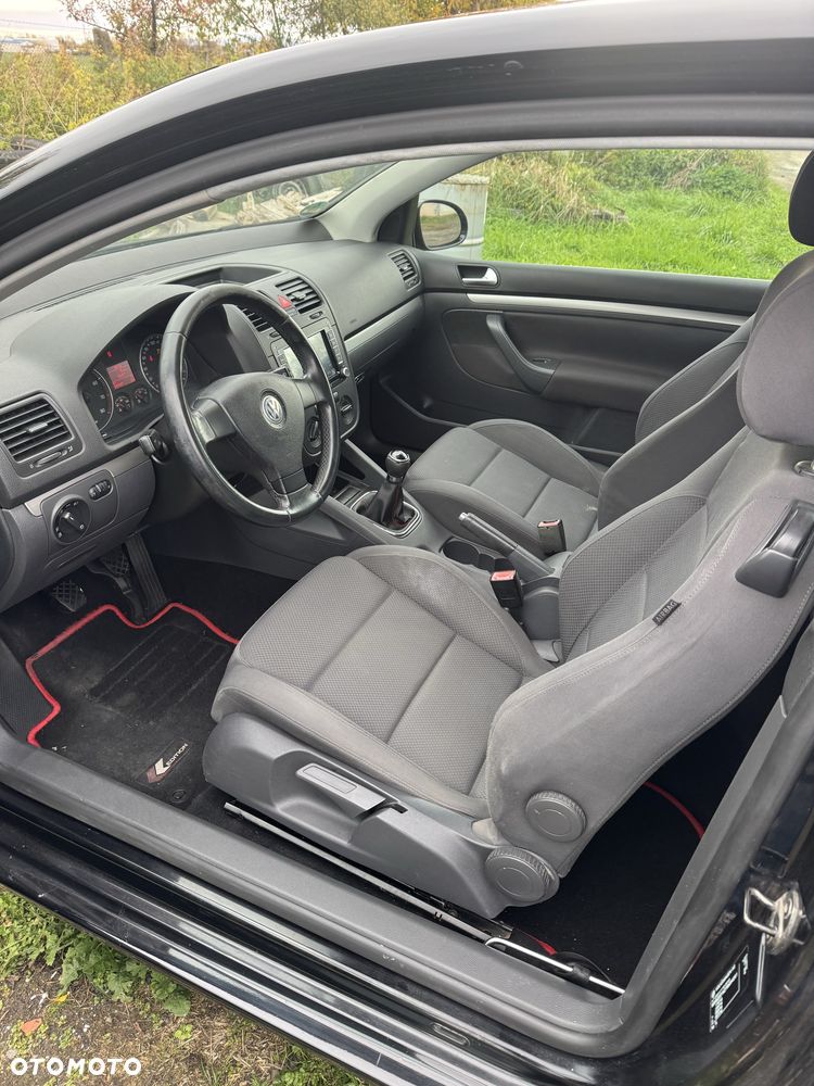 Volkswagen Golf - 6