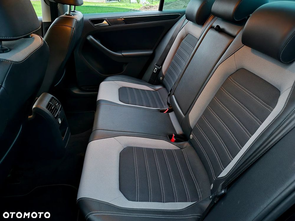 Volkswagen Jetta 1.4 TSI BMT Highline DSG - 9