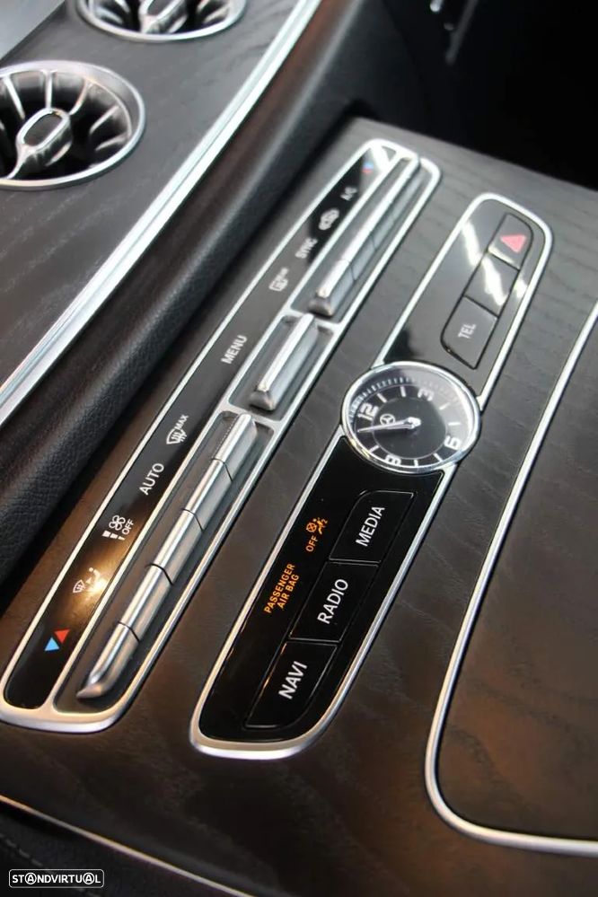 Mercedes-Benz E 220 d Coupe 9G-TRONIC AMG Line - 12