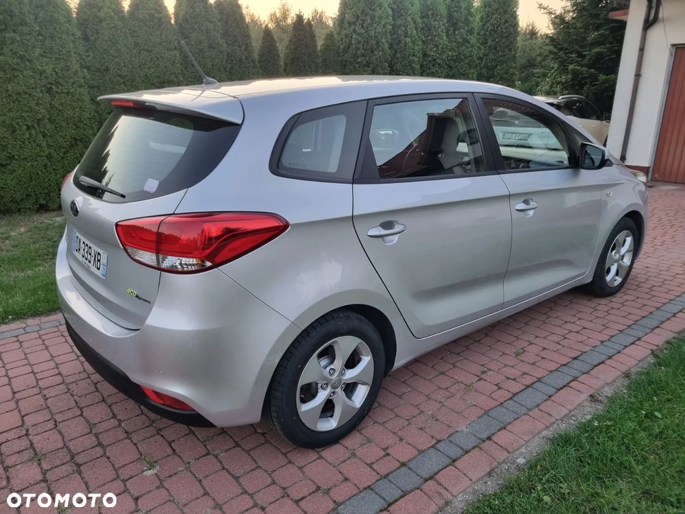 Kia Carens 1.7 CRDi M 7os - 12