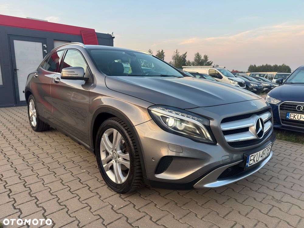 Mercedes-Benz GLA - 8
