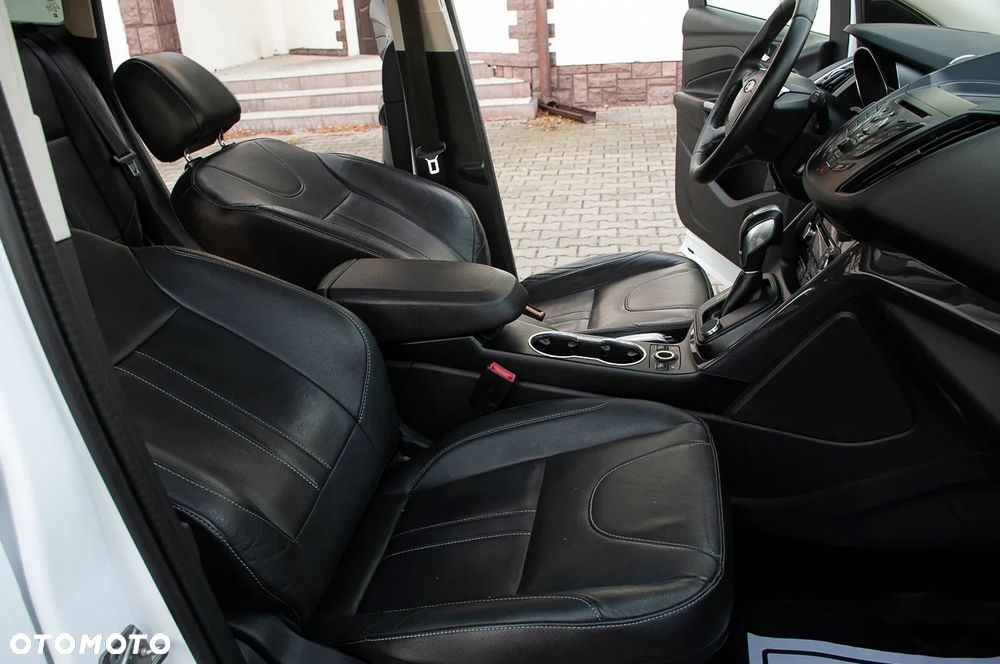 Ford Kuga 2.0 TDCi 4x4 Titanium - 29