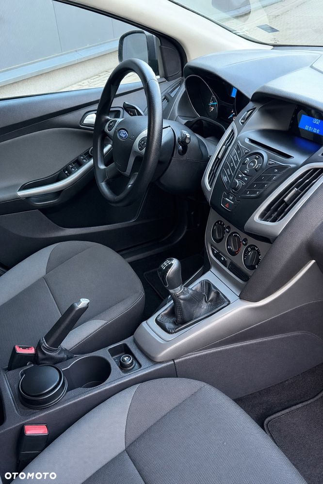Ford Focus 1.6 Titanium - 16